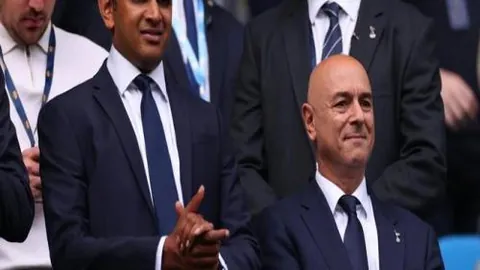 皇马阿韦洛亚可能离职，未接触德尚克洛普